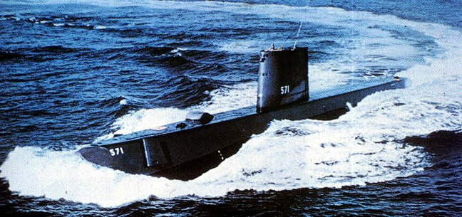 USS_Nautilus_SSN-571